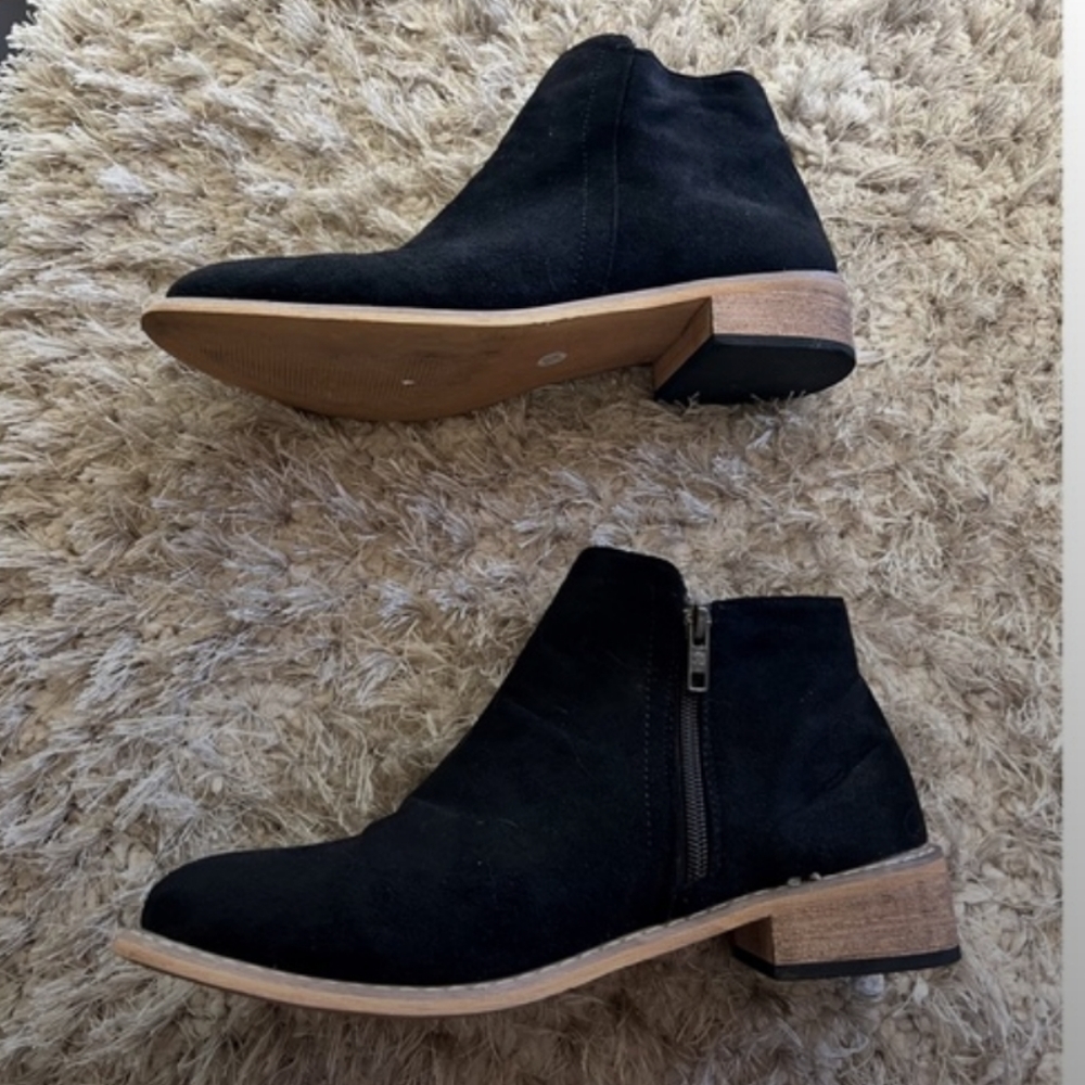 Woman's Size 10 Black Seven7 Cisco Kid Bootie Boots - Ankle - Picture 4 of 6